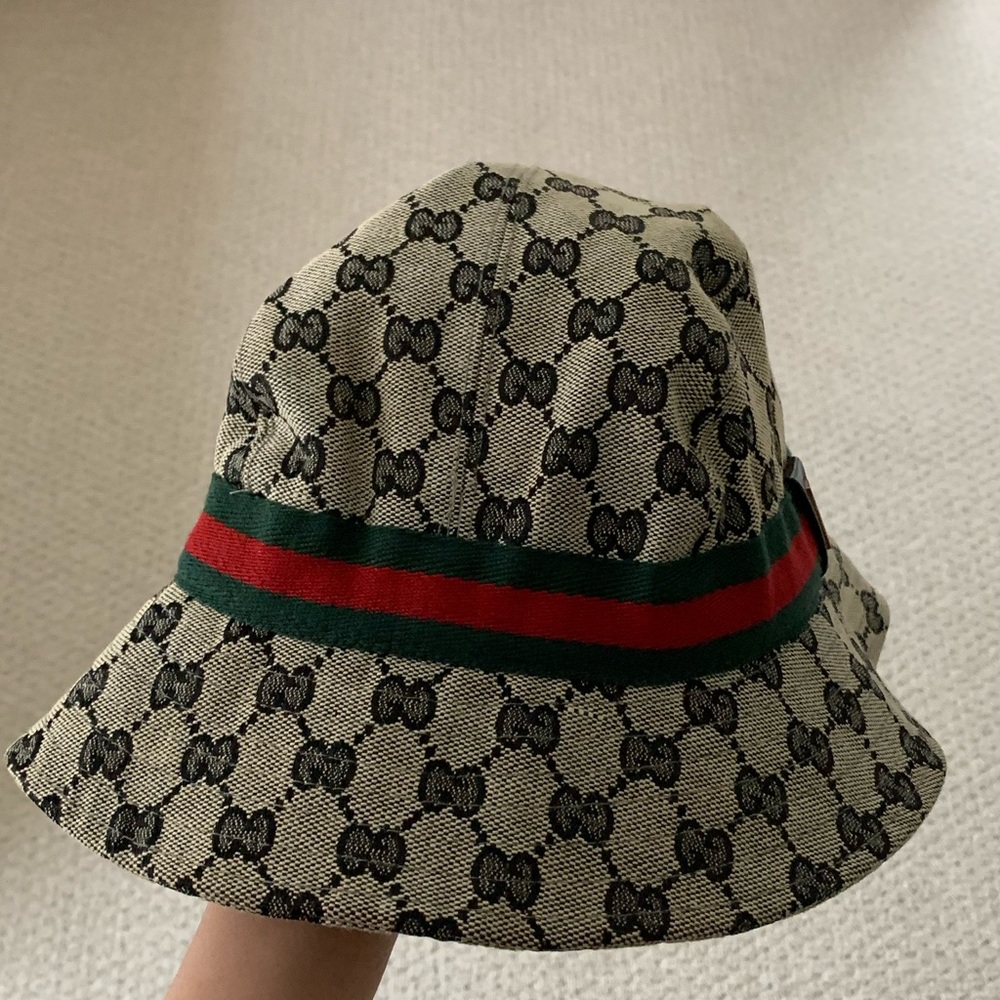 Gucci Beige Monogram Hat with Red and Green Band - Picture 2 of 9